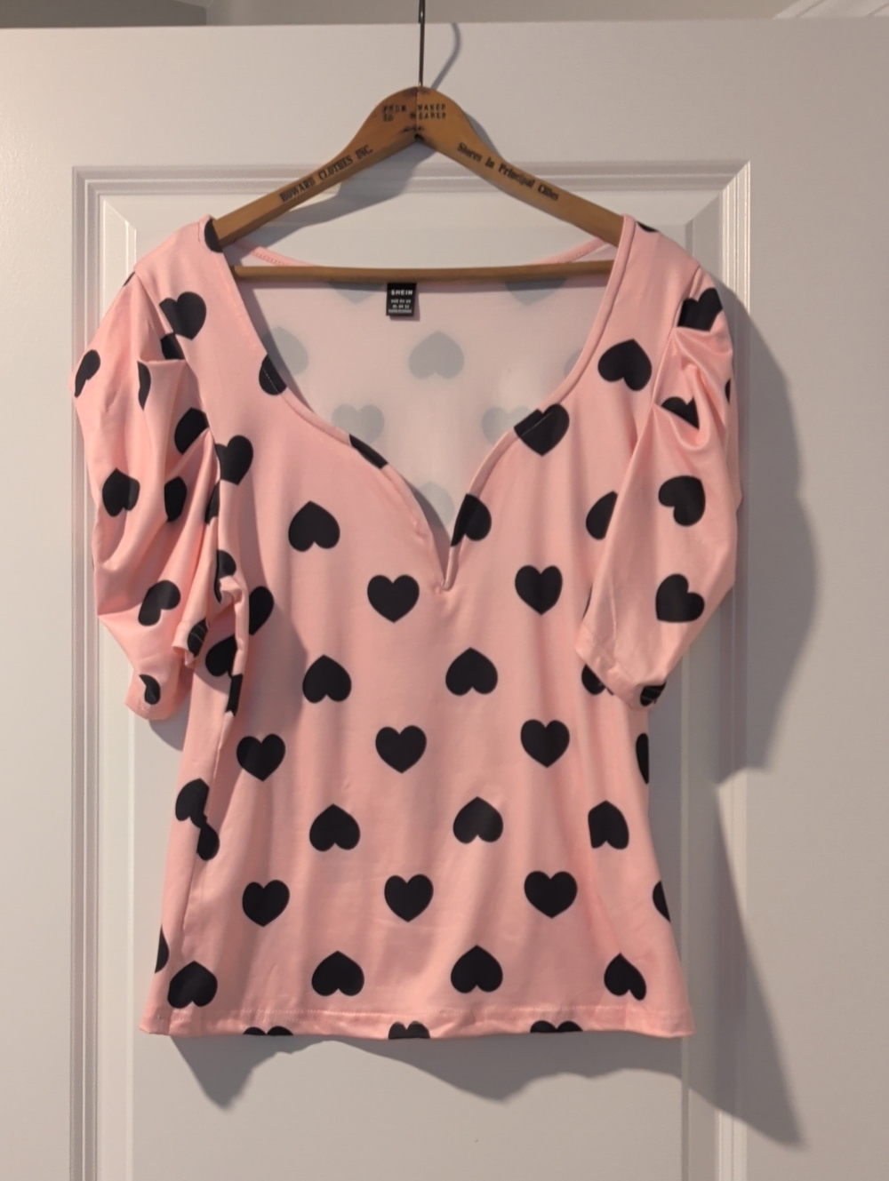 NWOTs SHEIN Pink Scoop Neck Top with Black Heart Print